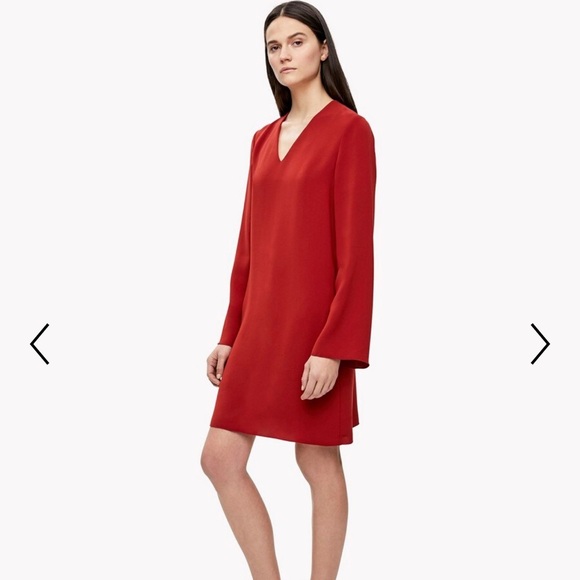 Theory Dresses & Skirts - 🔥🔥🔥🔥Winter Clearance Price!!!
Theory Red V-Neck Dress Size XS